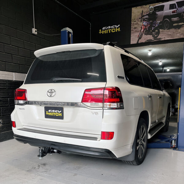 Tiro de Arrastre Toyota Land Cruiser 200 [Bumper de lujo] - Image 5